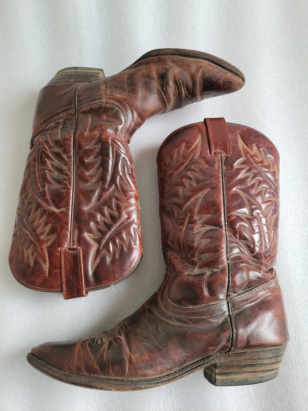 Vintage Brown Leather Cowboy Boots with Stitch Detail - Picture 5 of 13